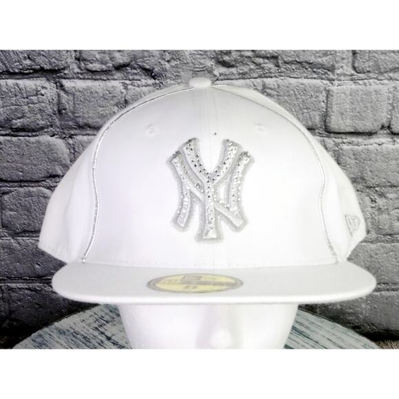 New Era 59Fifty New York Yankees MLB with Embossed & Glitter NY Fitted Cap Sz 8 - Picture 1 of 11